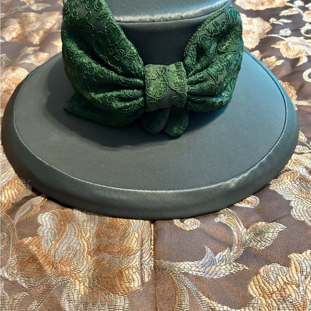 Beautiful green hat.